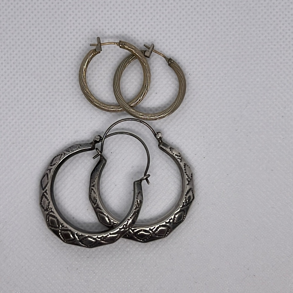 Silver hoop earrings a lot of 2